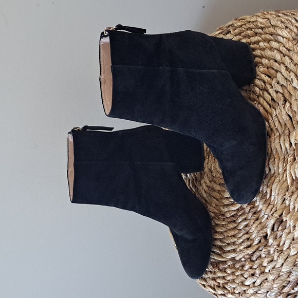J.Crew Womens‎ Sadie Ankle Boots Black Suede 2.5" Block Heel Back Zipper Sz. 5.5 - Picture 2 of 8